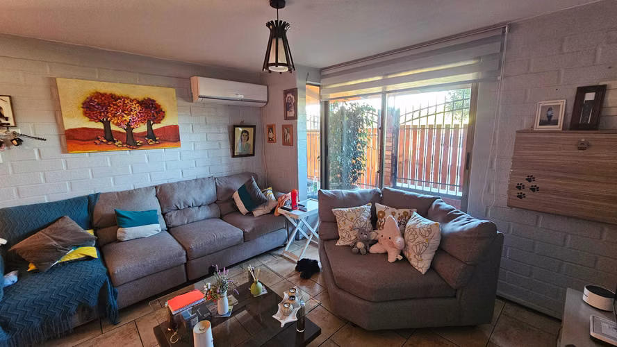 Amplia casa en arriendo buen sector (86867)
