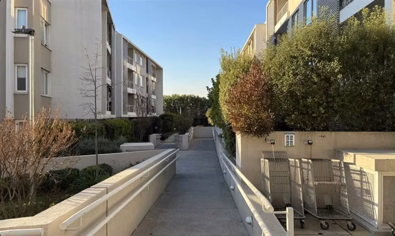 Casi nuevo impecable , 2D,3B, E y B, sector tranquilo - Imagen 26