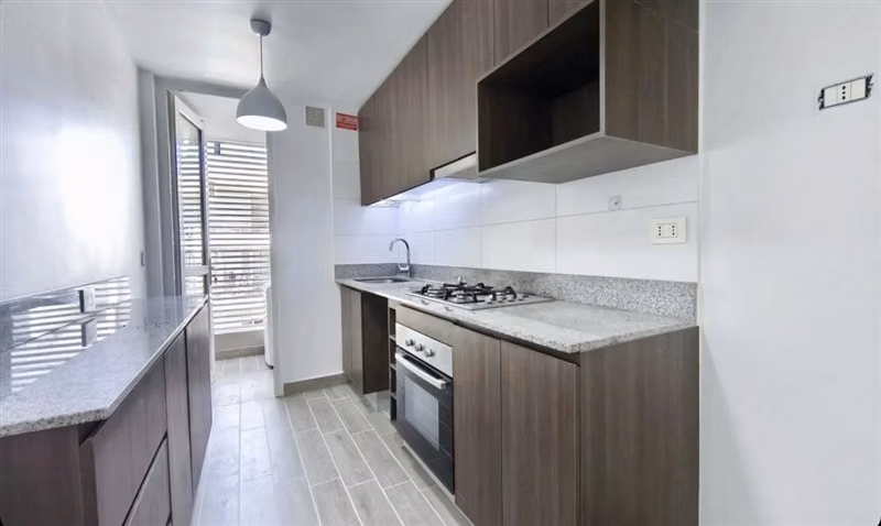 Casi nuevo impecable , 2D,3B, E y B, sector tranquilo - Imagen 3