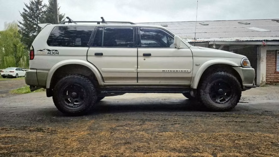 Vendo mitsubishi montero sport 4x4