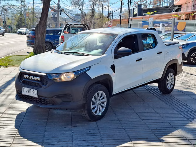 RAM 700 2024