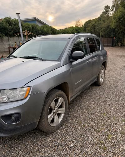 Se vende vehículo jeep Compas 2012 automatico - Imagen 3