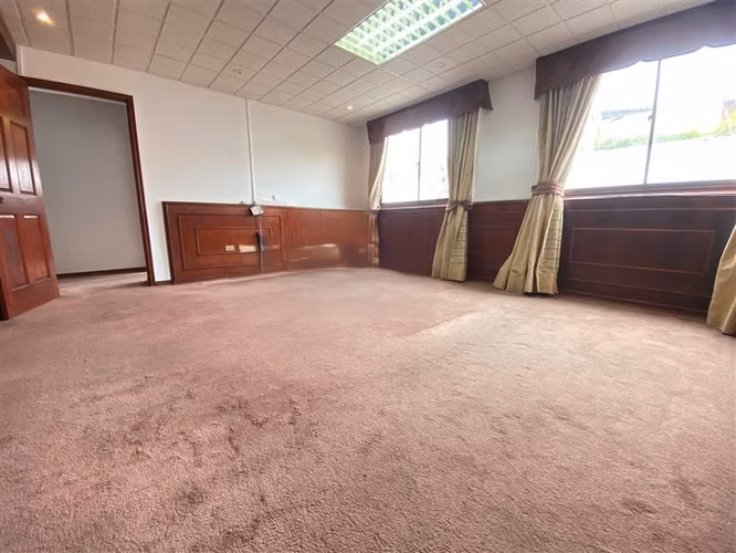 ARRIENDO AMPLIA Y LUJOSA OFICINA - Imagen 2