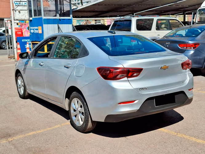 CHEVROLET ONIX 2022 - Imagen 4