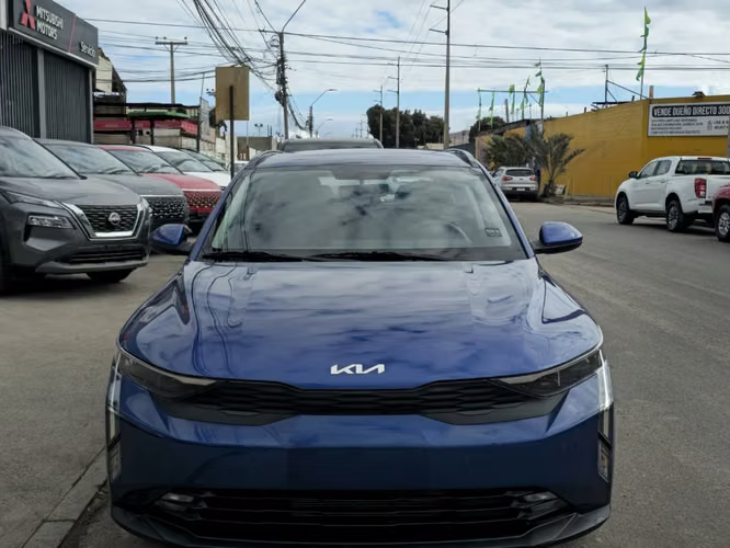 Kia K3 1.4 LX 4X2 AT 5P	 2026 - Imagen 2