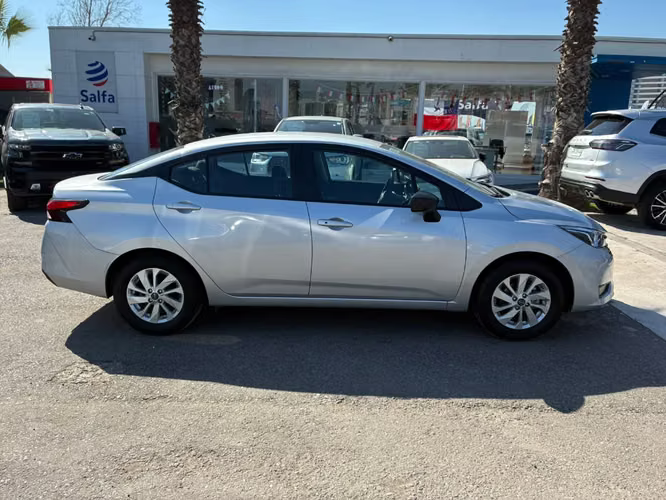 Nissan Versa 1.6 SENSE 4X2 MT 4P 2025 - Imagen 4