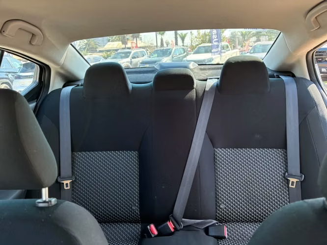 Nissan Versa 1.6 SENSE 4X2 MT 4P 2025 - Imagen 20