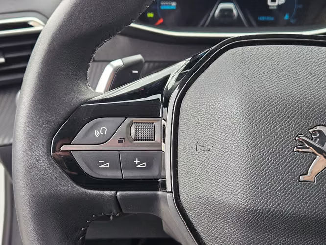 Peugeot 208 1.2T MCA PURETECH 130 ALLURE 4X2 EAT8 5P 2024 - Imagen 18