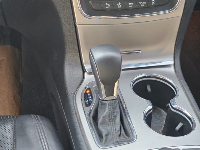 Jeep Grand cherokee 3.6 LIMITED LX 4X4 AT 5P 2018 - Imagen 19