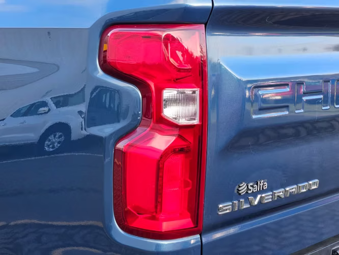 Chevrolet Silverado 6.2 ZR2 R 4X4 AT 4P	 2024 - Imagen 10