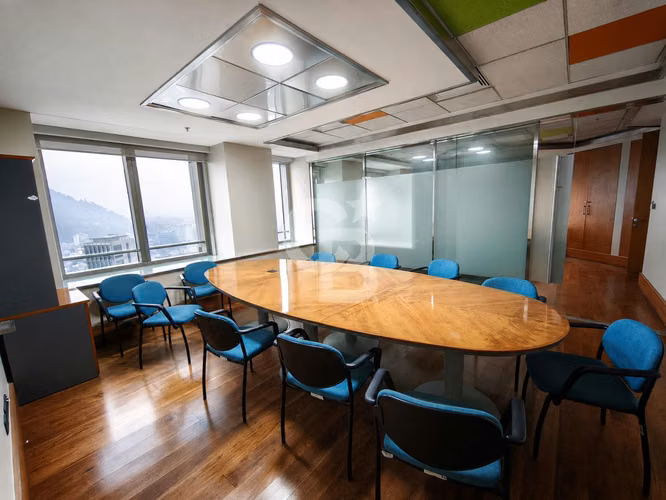 Oficina corporativa habilitada de 986 m² Santiago Centro
