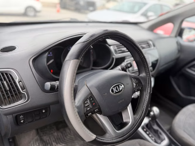 KIA RIO 5 EX AT - Imagen 9