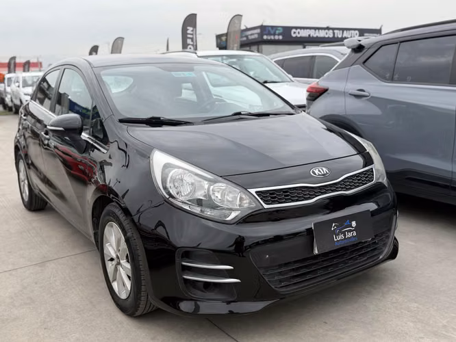 KIA RIO 5 EX AT
