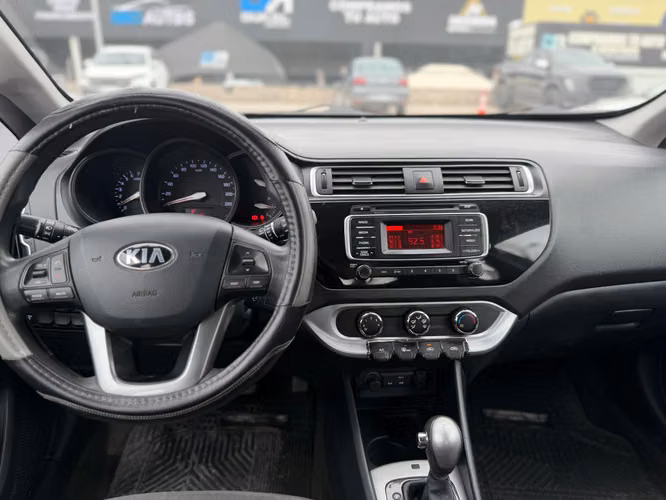 KIA RIO 5 EX AT - Imagen 8