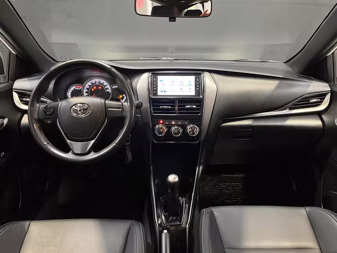 TOYOTA YARIS 1.5 MT S - Imagen 13