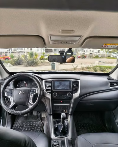 MITSUBISHI L200 D/C 4X4 TD  DAKAR CRS MT - 2023 | 4669 - Imagen 6