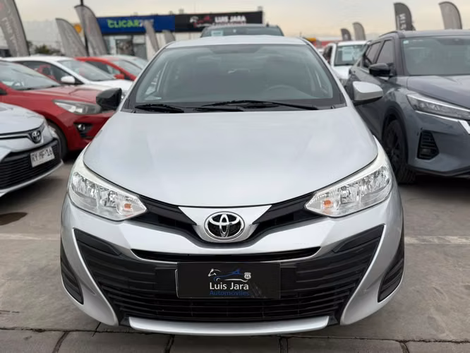 TOYOTA YARIS - Imagen 2