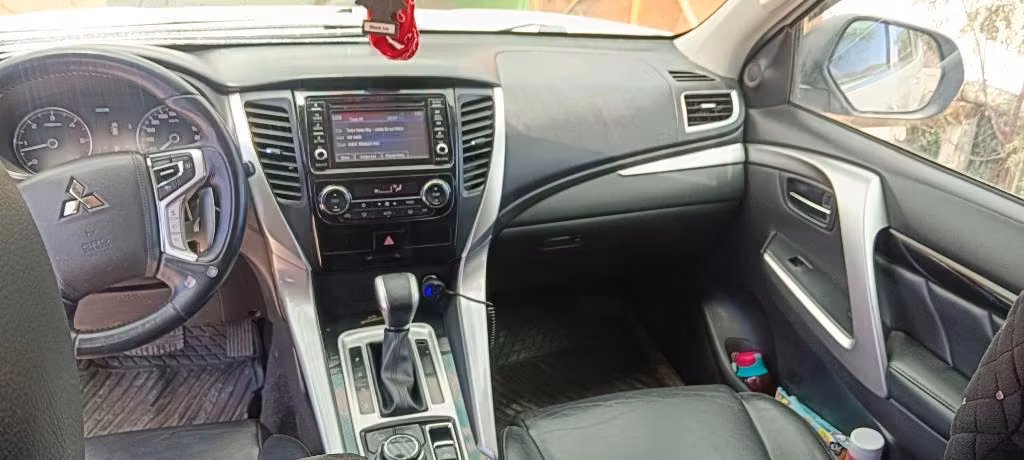 Se vende Montero Sport LIMITED diesl 4x4 - Imagen 2