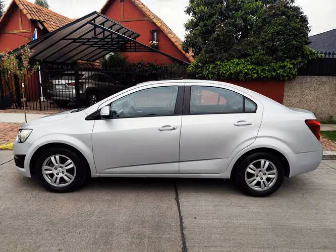 CHEVROLET SONIC - Imagen 2