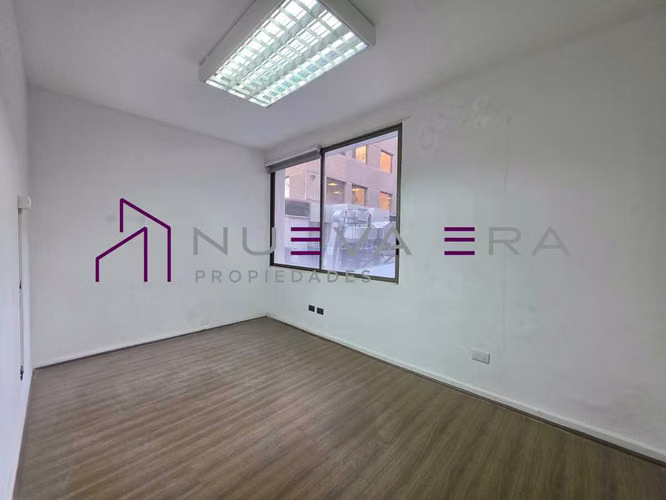 Oficina 65 m² con 3 Privados en Santiago Centro (183697)
