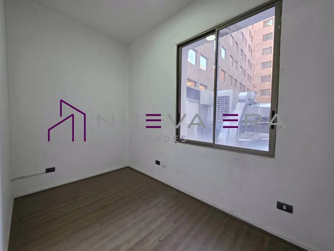 Oficina 65 m² con 3 Privados en Santiago Centro (183697)