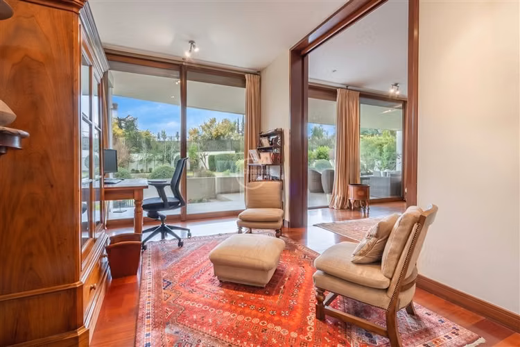 Increíble duplex en arriendo con piscina privada Las Condes - Imagen 11