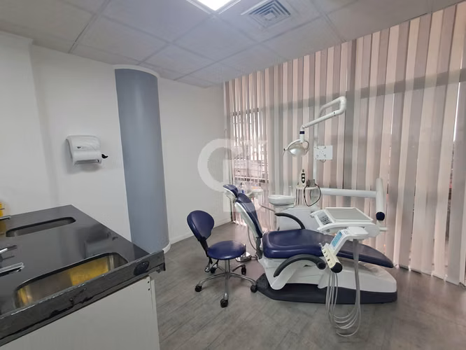 Amplia y luminosa Oficina Médica, en Sector Central - Imagen 11