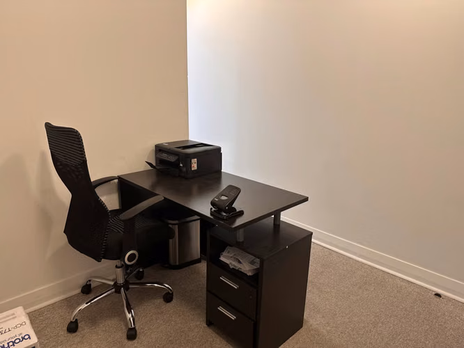 ARRIENDO OFICINA CENTRO NEGOCIO URIBE