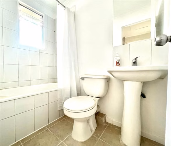 Arriendo casa de 3 dorm.en La Cruz.Gastos comunes incluidos
