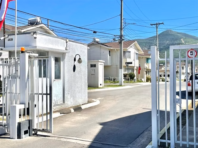 Arriendo casa de 3 dorm.en La Cruz.Gastos comunes incluidos