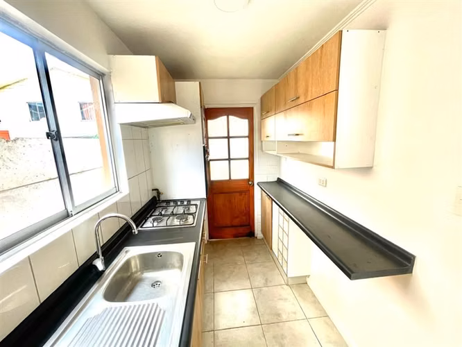 Arriendo casa de 3 dorm.en La Cruz.Gastos comunes incluidos