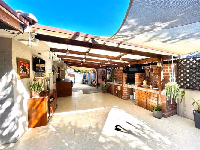 Casa en venta de 3 dorm.2 baños. en La Cruz - Imagen 13
