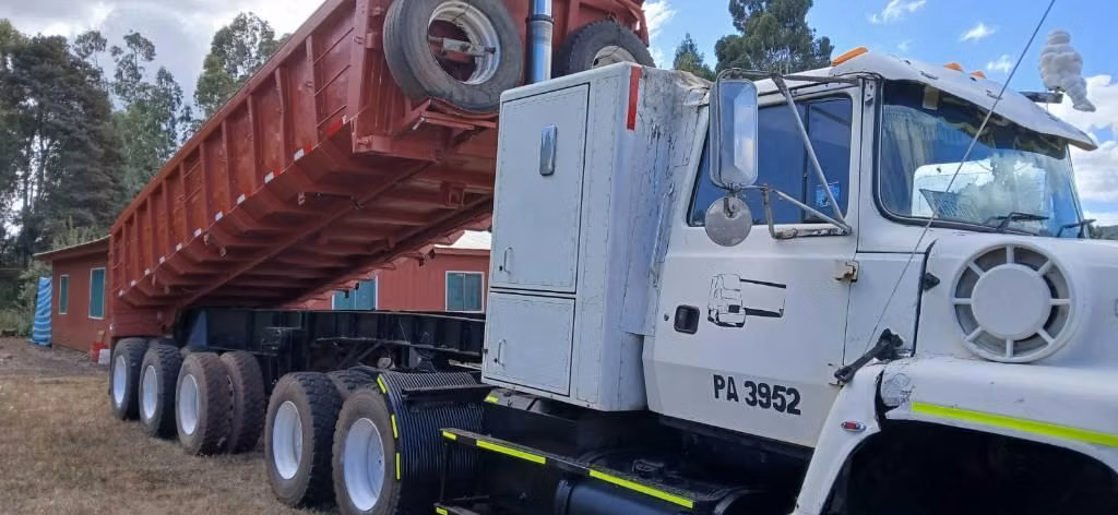Camion Ford lnt 9000