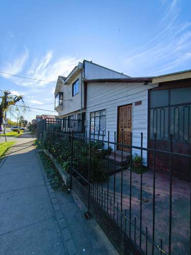 SE VENDE CASA EN HUALPÉN, AVENIDA GRECIA 4D 1B