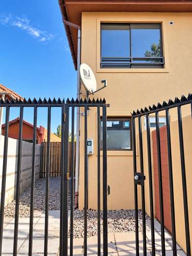  ARRIENDO DE CASA EN AV. BITRÁN, 3 DORMITORIOS Y 2 BAÑOS MUY ACOGEDORA.