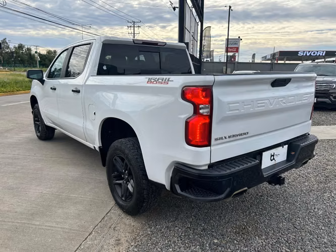 CHEVROLET SILVERADO 5.3 LT TRAILBOSS Z71 4X4 AT 4P. 2021 - Imagen 9