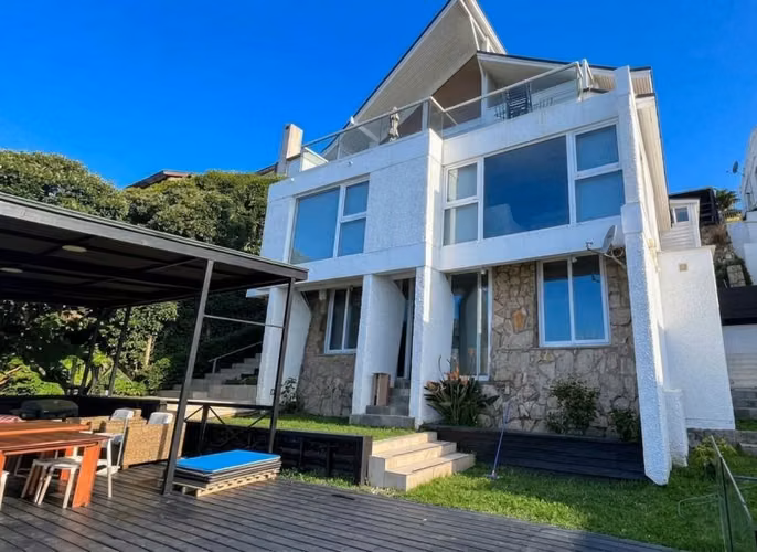 VENDE EXCLUSIVA CASA CON VISTA AL MAR REÑACA VIÑA DEL MAR