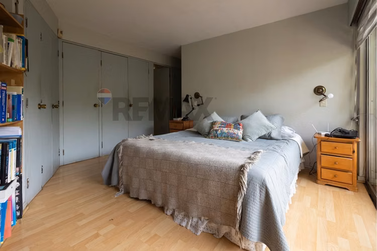 Amplia casa para remodelar - Imagen 9