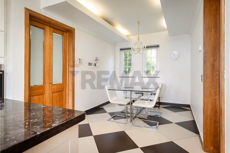 Venta casa inglesa 5d + estar + escritorio - Imagen 14