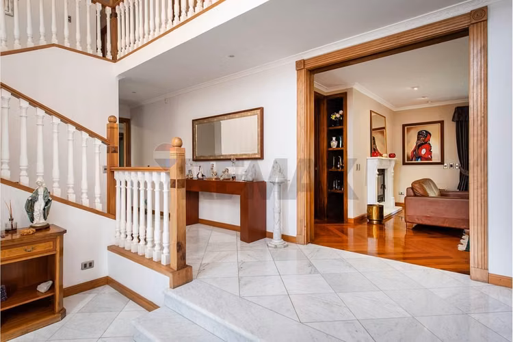 Venta casa inglesa 5d + estar + escritorio - Imagen 4