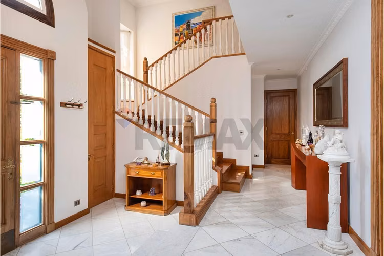 Venta casa inglesa 5d + estar + escritorio - Imagen 17