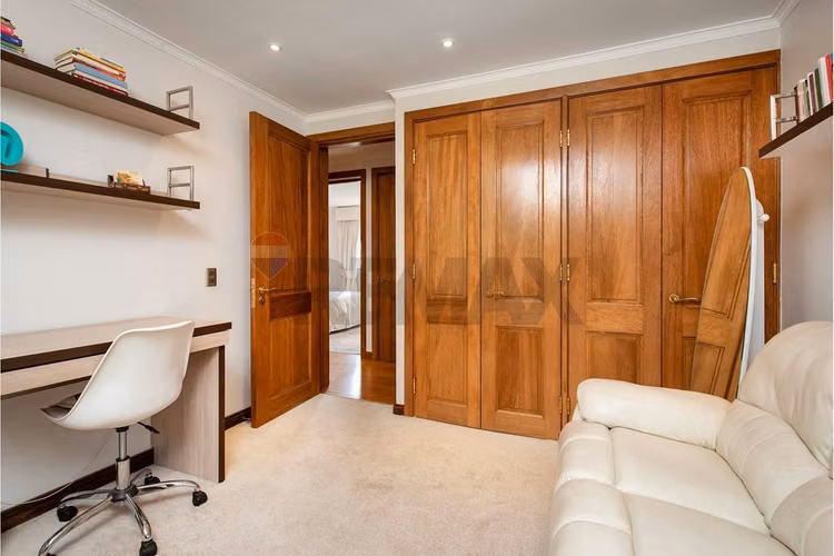 Venta casa inglesa 5d + estar + escritorio - Imagen 23