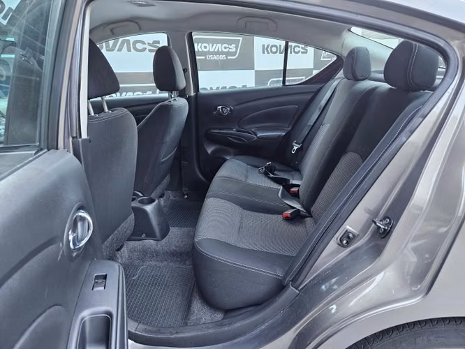 Nissan Versa 1.6 Sense Mt 2015 - Imagen 8