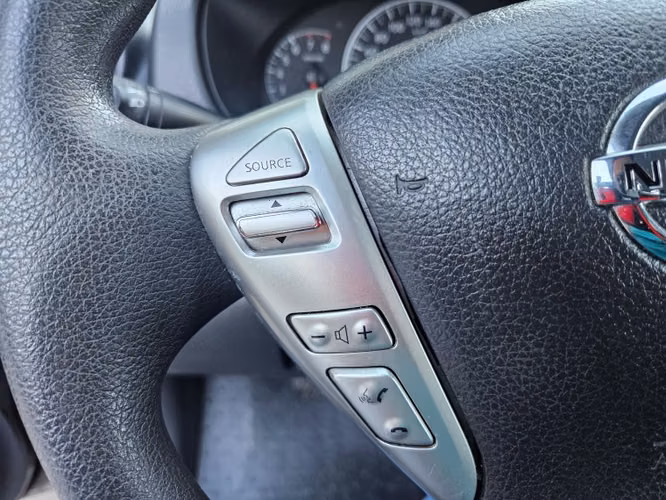 Nissan Versa 1.6 Sense Mt 2015 - Imagen 18