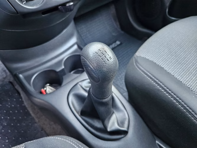 Nissan Versa 1.6 Sense Mt 2015 - Imagen 15