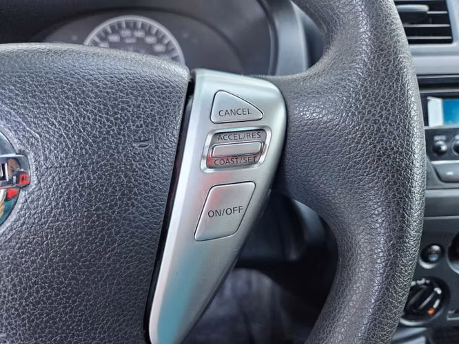 Nissan Versa 1.6 Sense Mt 2015 - Imagen 17