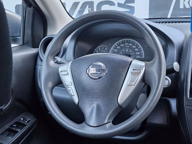 Nissan Versa 1.6 Sense Mt 2015 - Imagen 11