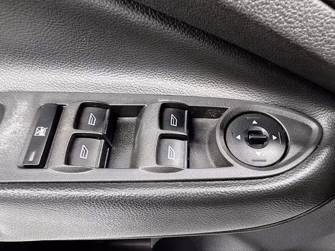 FORD ESCAPE 2015 - Imagen 9