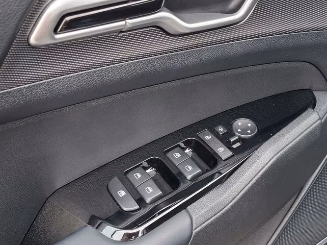 KIA SPORTAGE 2023 - Imagen 9