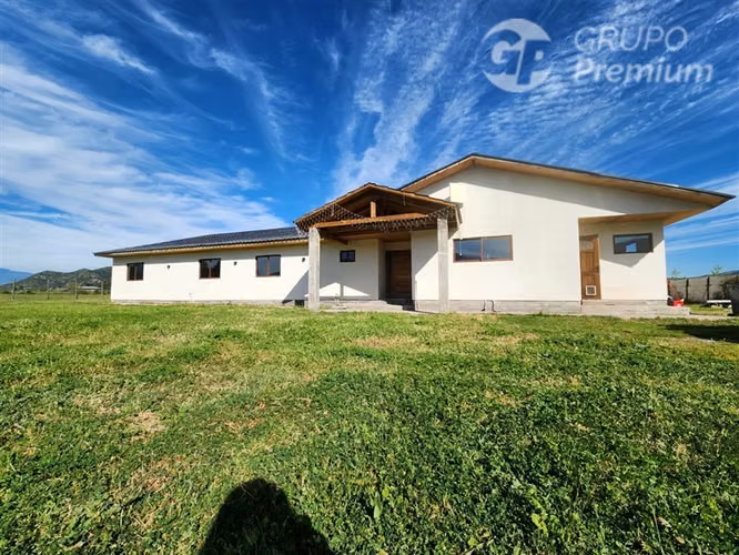 Casa en venta de 6 dorm. en Placilla